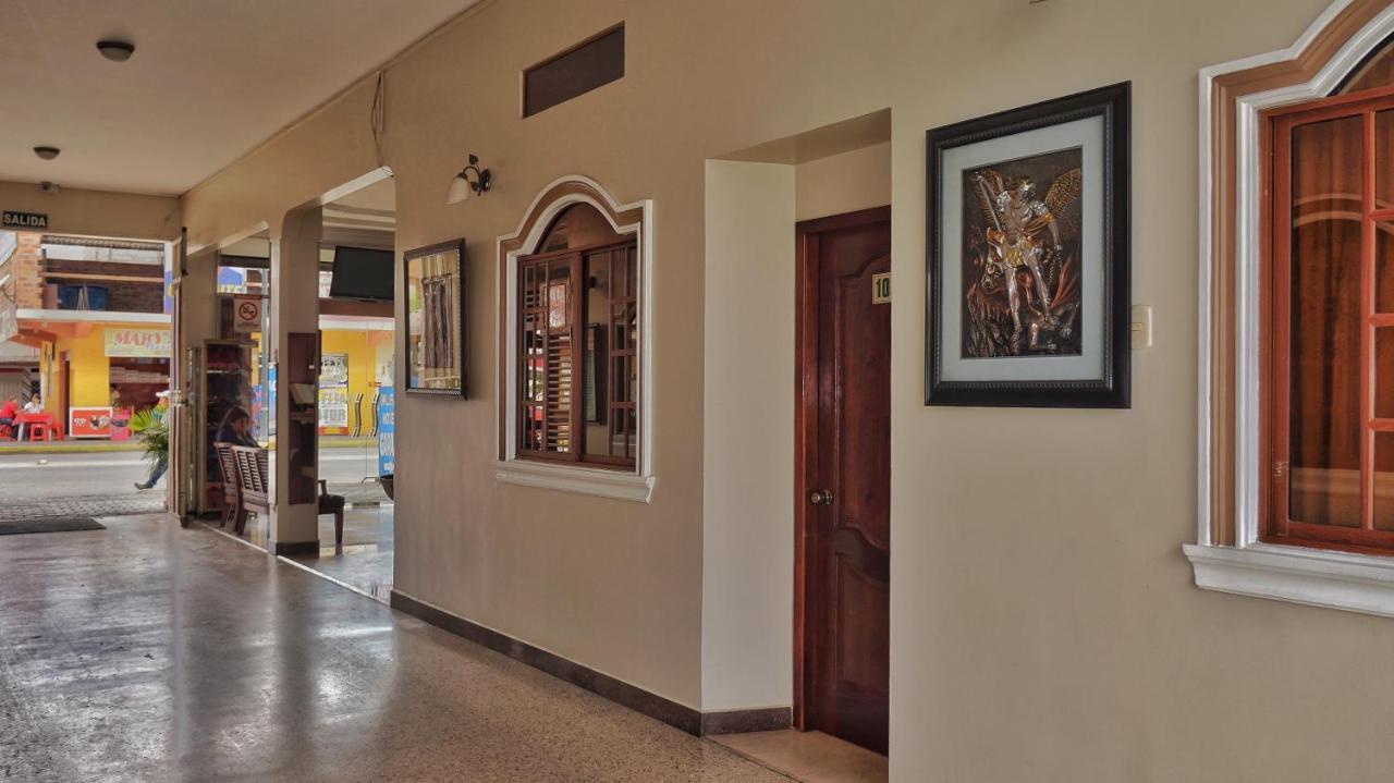 Vallejo Hotel Huaquillas Dış mekan fotoğraf
