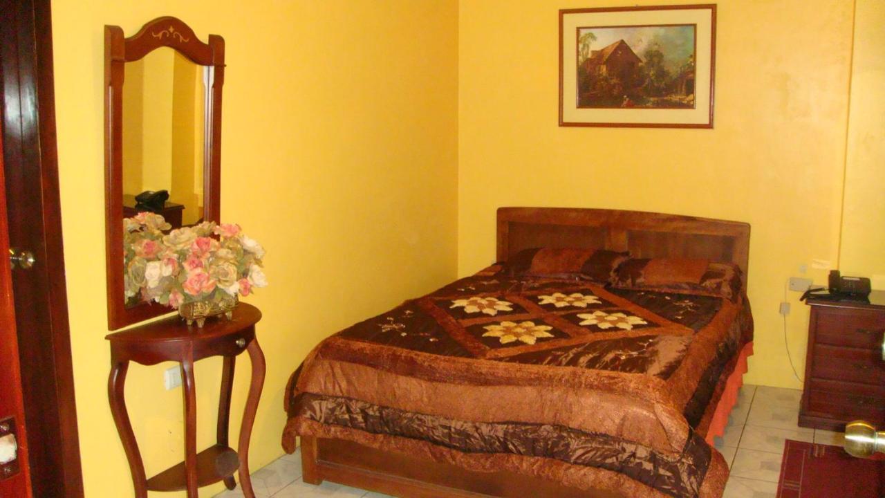 Vallejo Hotel Huaquillas Dış mekan fotoğraf